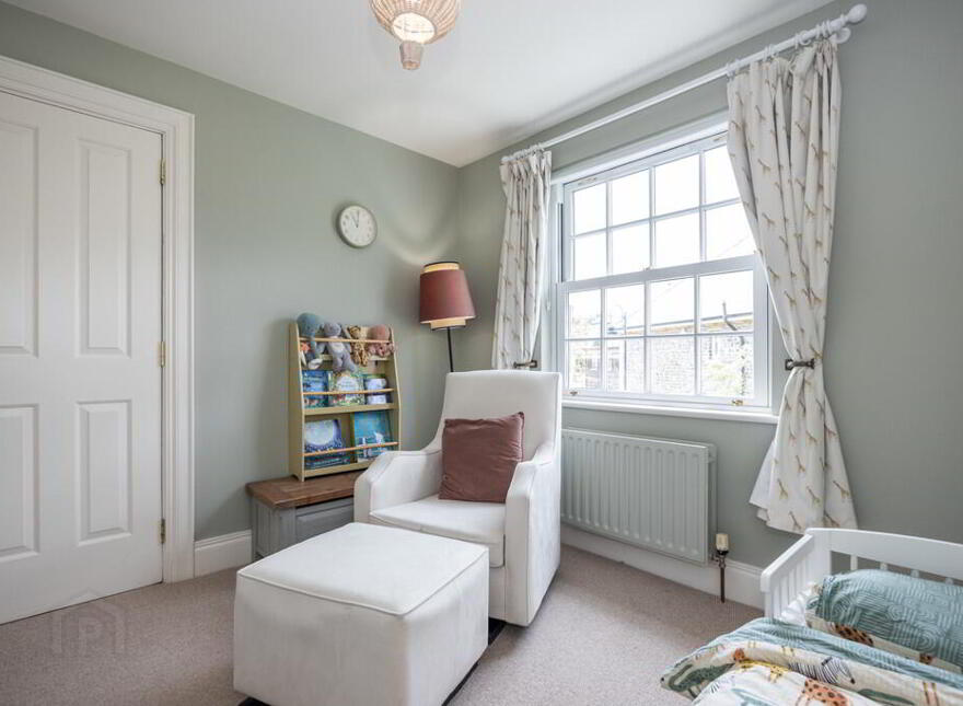 5 Governors Gate Crescent, Hillsborough, BT26 6FG