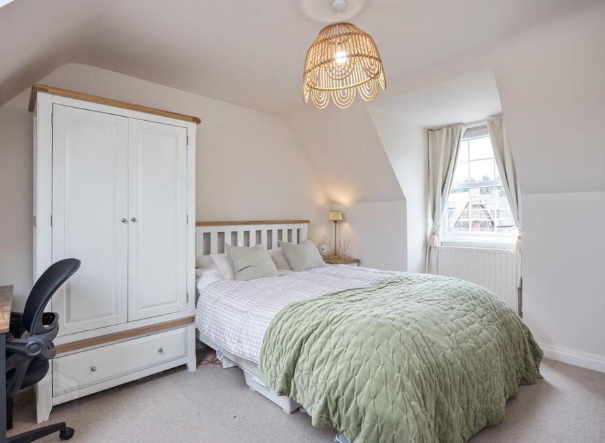 5 Governors Gate Crescent, Hillsborough, BT26 6FG