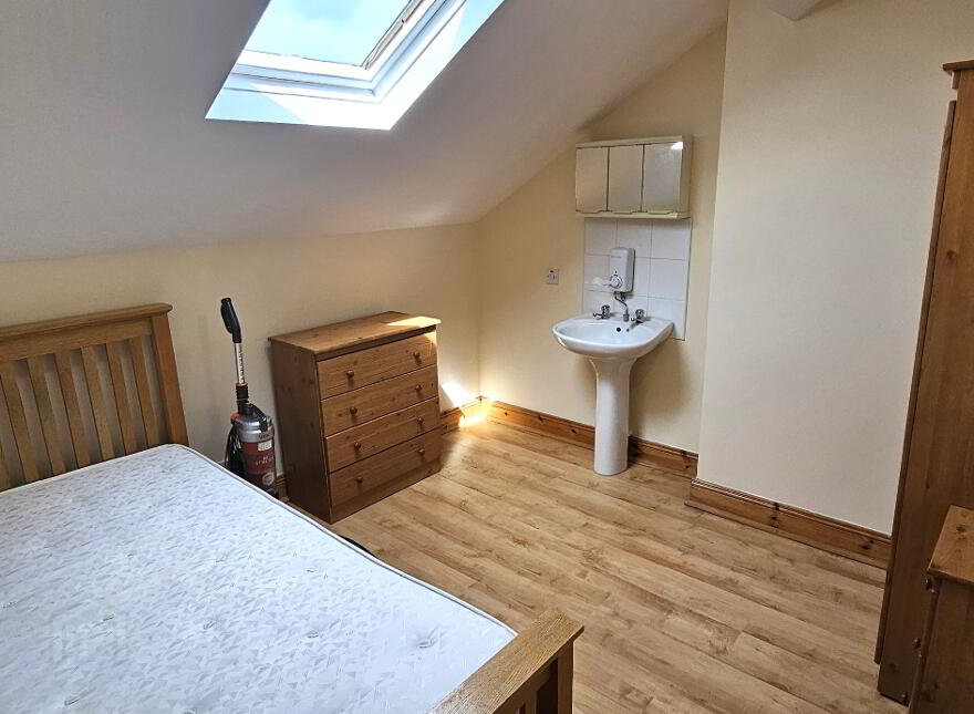 16 Eblana Street, Belfast, BT7 1LD