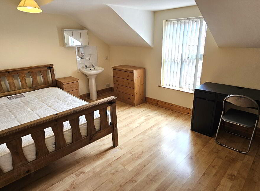 16 Eblana Street, Belfast, BT7 1LD