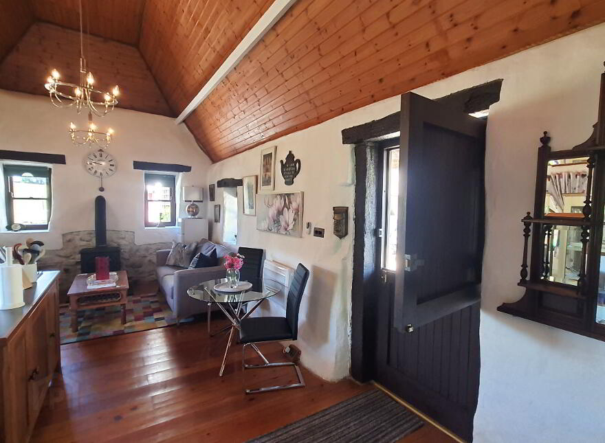 Cailinrua, Tomnalossett, Enniscorthy