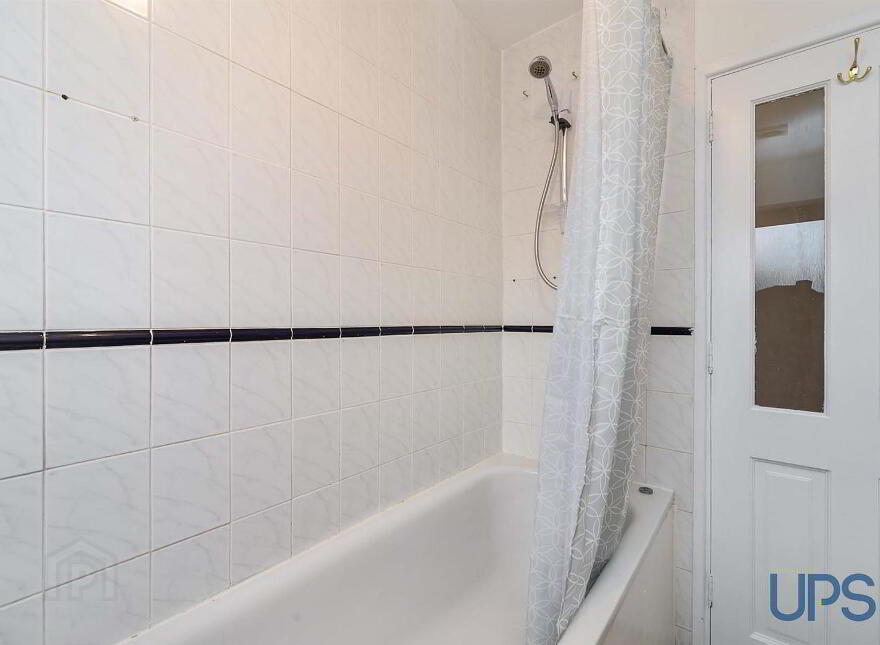 Apt 37, Navan Green, Andersonstown, Belfast, BT11 8JR