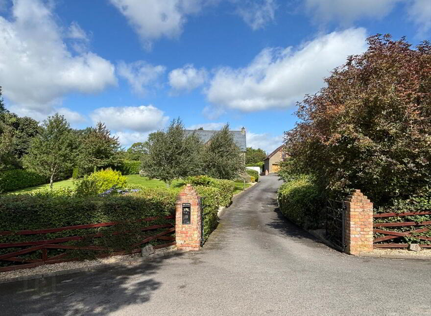 19 Glaskerbeg Road, Banbridge, BT32 5BX