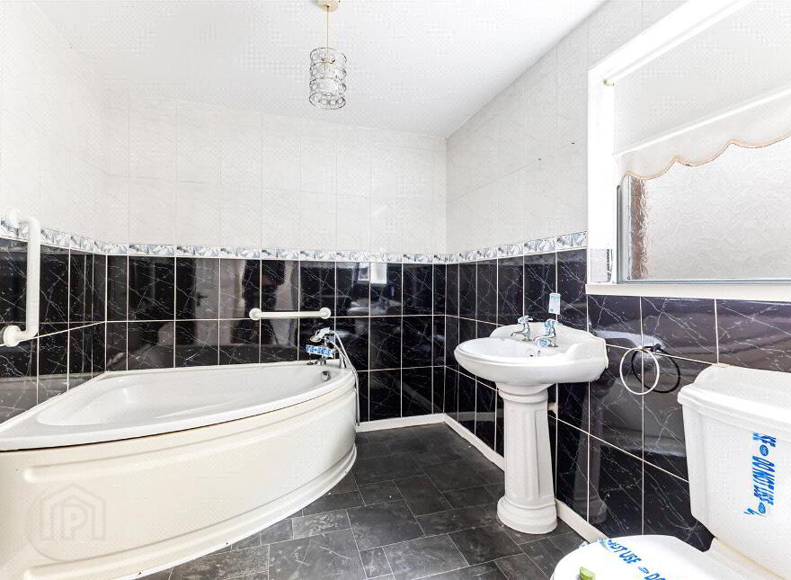 204 Spamount Street, Antrim Road, Belfast, BT15 2FF