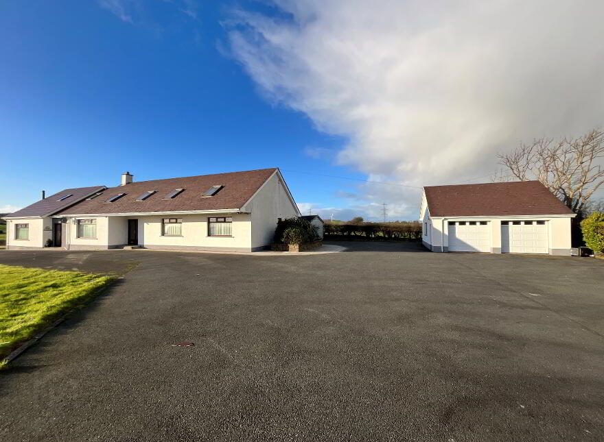 82 Paisley Road, Carrickfergus, BT38 9AH photo