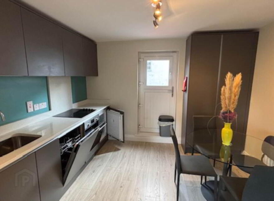 10 Castle Street, Dundalk, A91A6KP