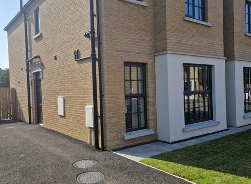 11 Willowfield Crescent, Coleraine, BT52 2FS photo