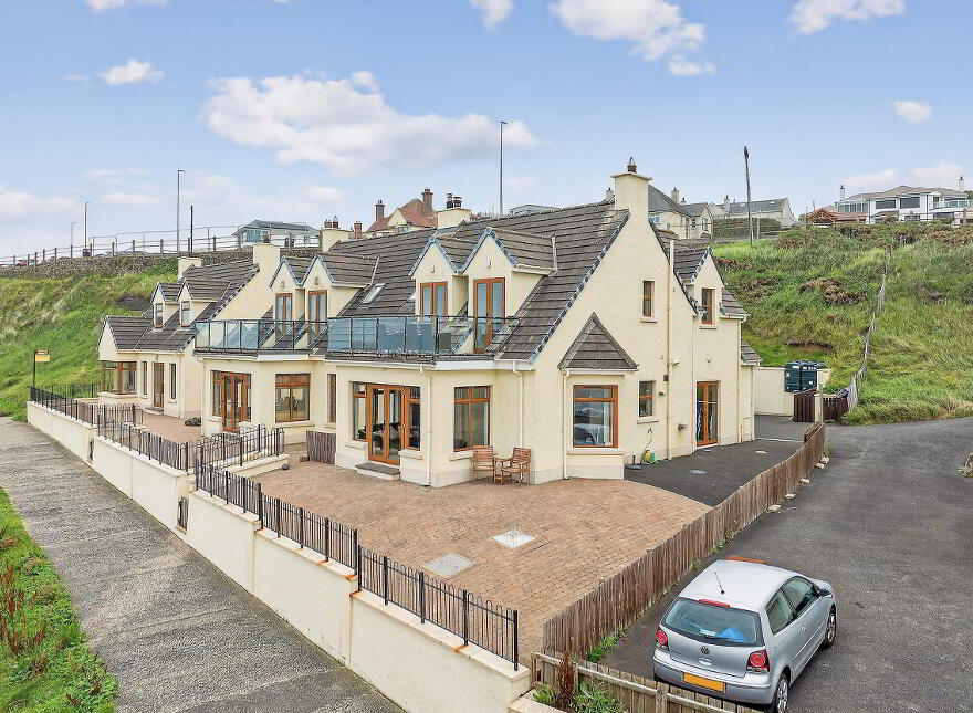 38 Strand Road, Portstewart, BT55 7LU