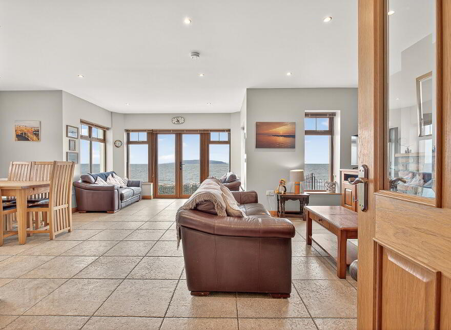 38 Strand Road, Portstewart, BT55 7LU