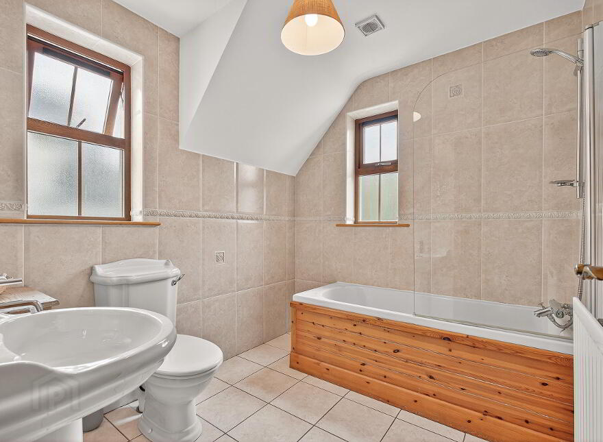 38 Strand Road, Portstewart, BT55 7LU
