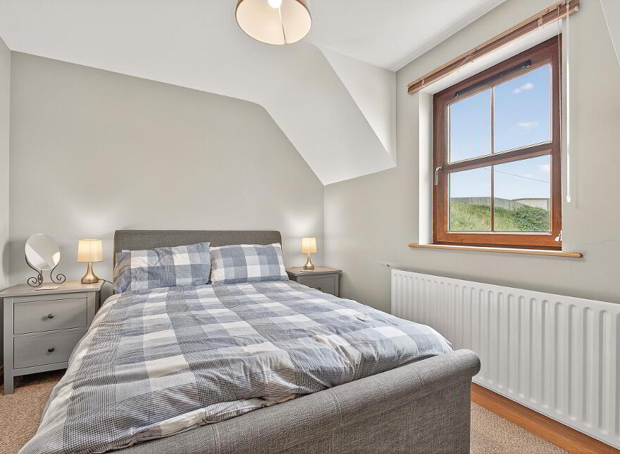 38 Strand Road, Portstewart, BT55 7LU