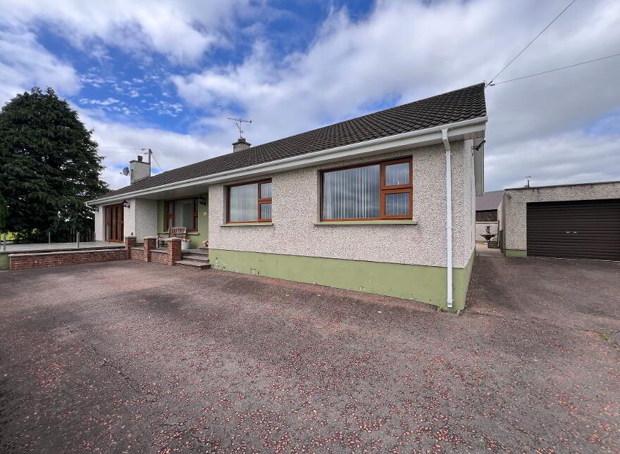 27 Carrydarragh Road, Moneymore, Magherafelt, BT45 7UF