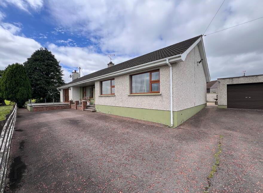 27 Carrydarragh Road, Moneymore, Magherafelt, BT45 7UF