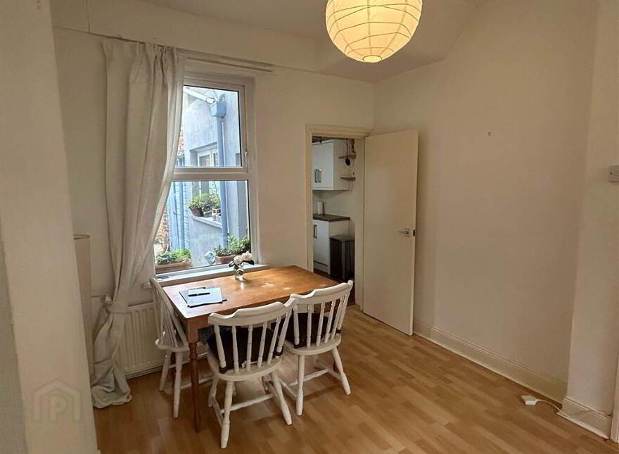 11 Sandhurst Gardens, Stranmillis, Belfast, BT9 5AW