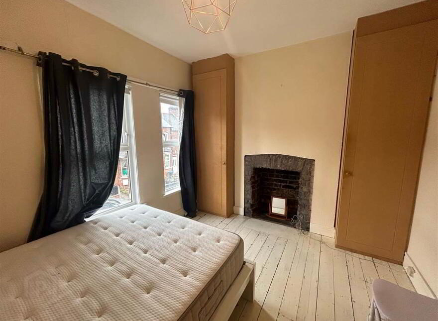 11 Sandhurst Gardens, Stranmillis, Belfast, BT9 5AW