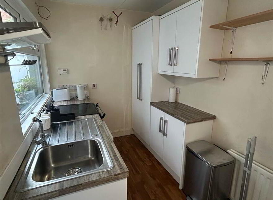 11 Sandhurst Gardens, Stranmillis, Belfast, BT9 5AW