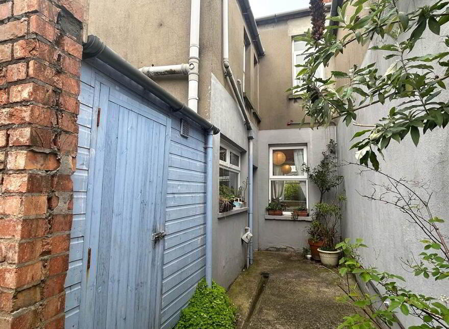 11 Sandhurst Gardens, Stranmillis, Belfast, BT9 5AW