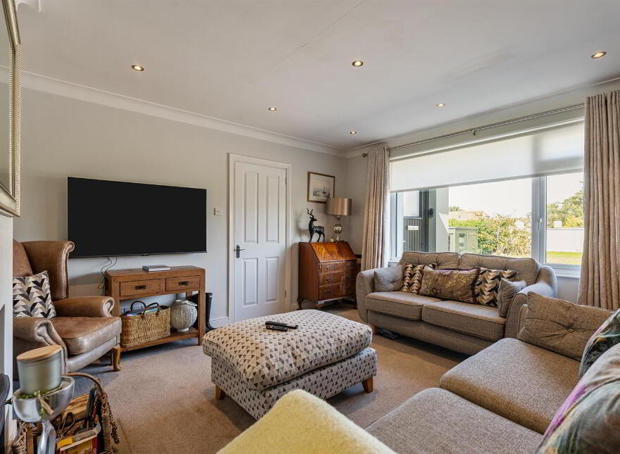 76a Warren Road, Donaghadee, BT21 0PD