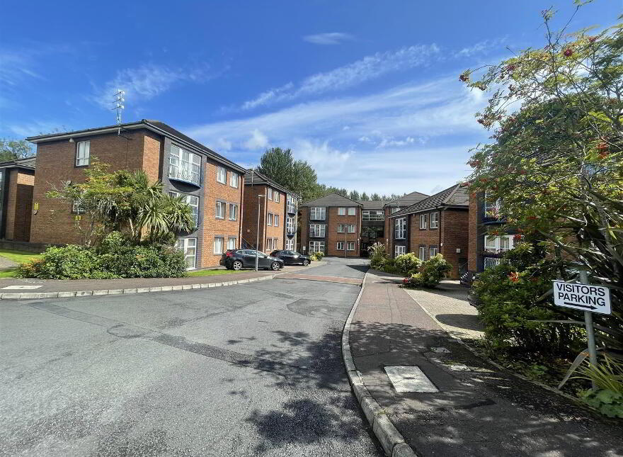 Apt 7, Glenburn Ford, Dunmurry, Belfast, BT17 9BF photo
