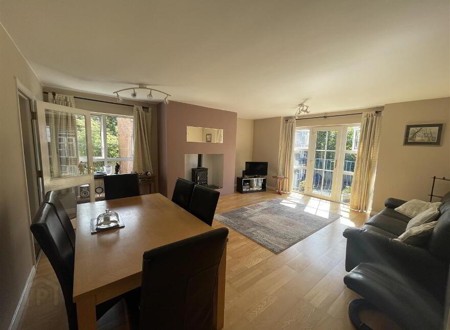 Apt 7, Glenburn Ford, Dunmurry, Belfast, BT17 9BF