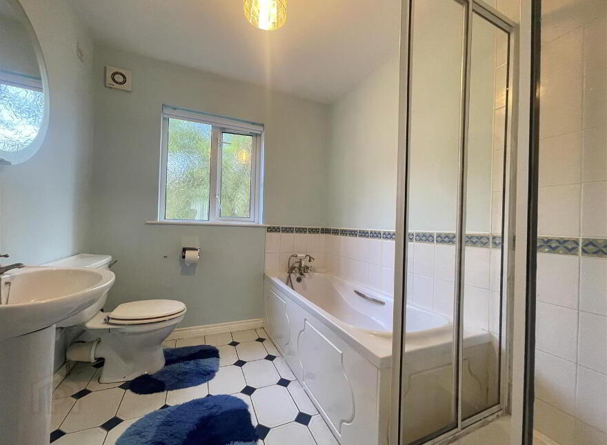 Apt 7, Glenburn Ford, Dunmurry, Belfast, BT17 9BF
