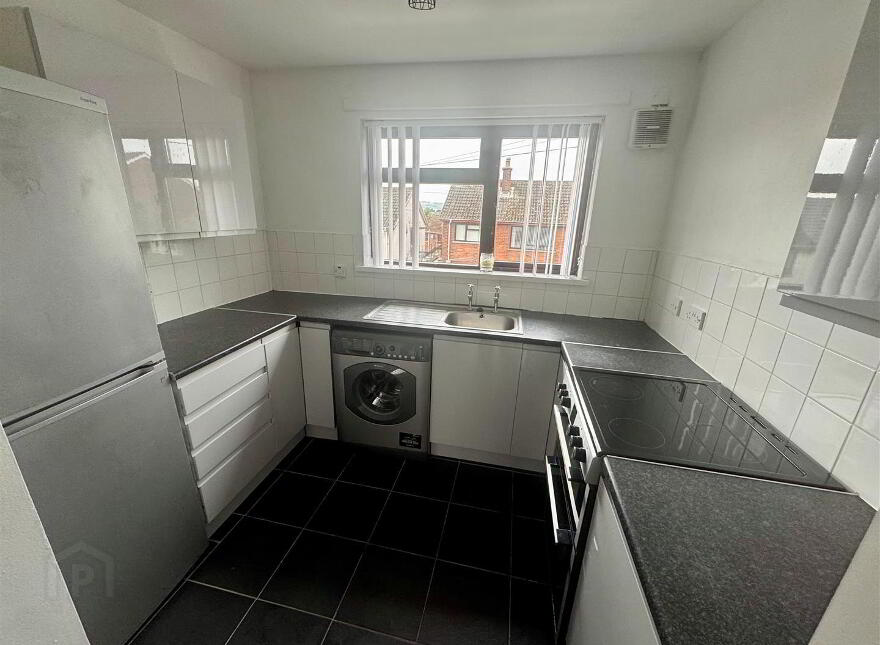 5b Queens Drive, Newtownabbey, BT36 5HZ