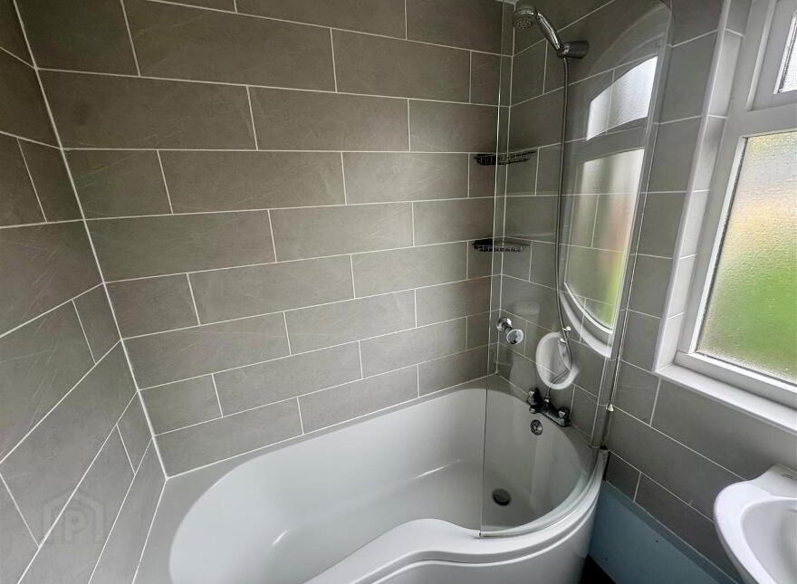 5b Queens Drive, Newtownabbey, BT36 5HZ