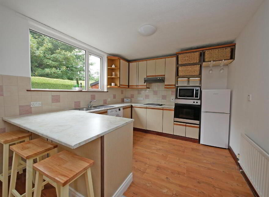 214 Belvoir Drive, Belvoir Park, Belfast, BT8 7RR