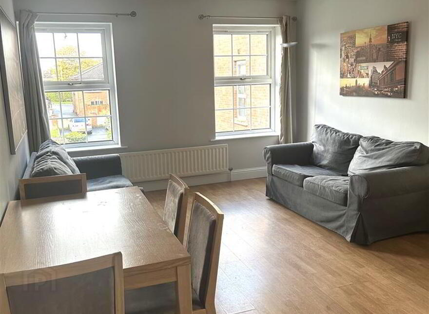4d The Demesne, Hillsborough Road, Carryduff, BT8 8GW