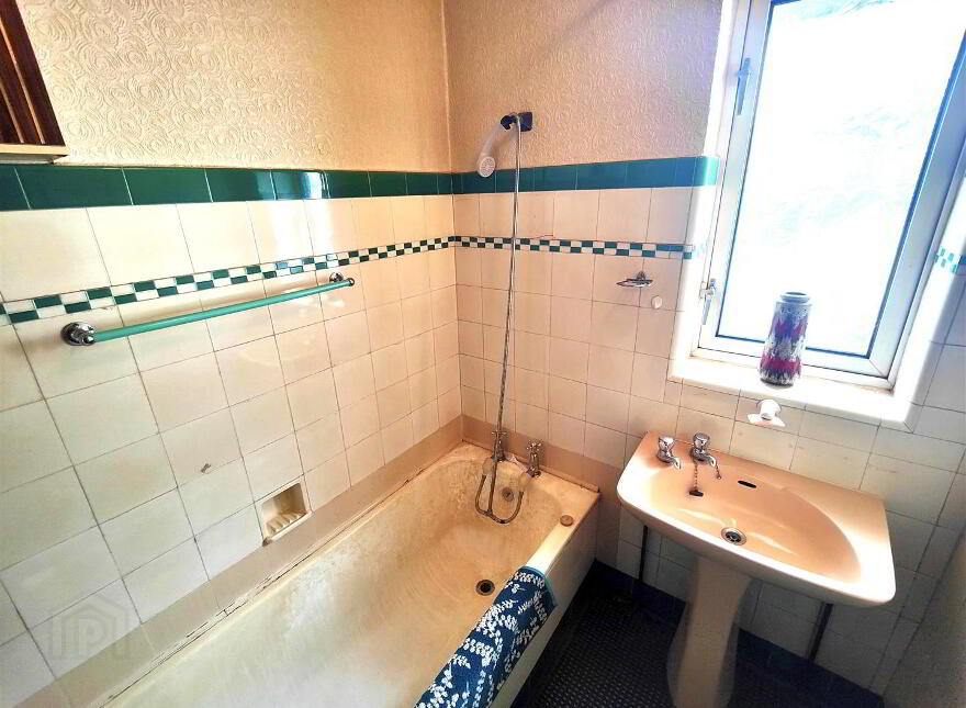 176 Cavehill Road, Belfast, BT15 5EX