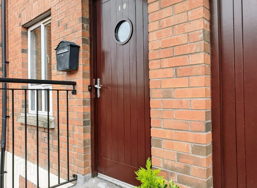 16 Maldon Court, Belfast, BT12 6GY