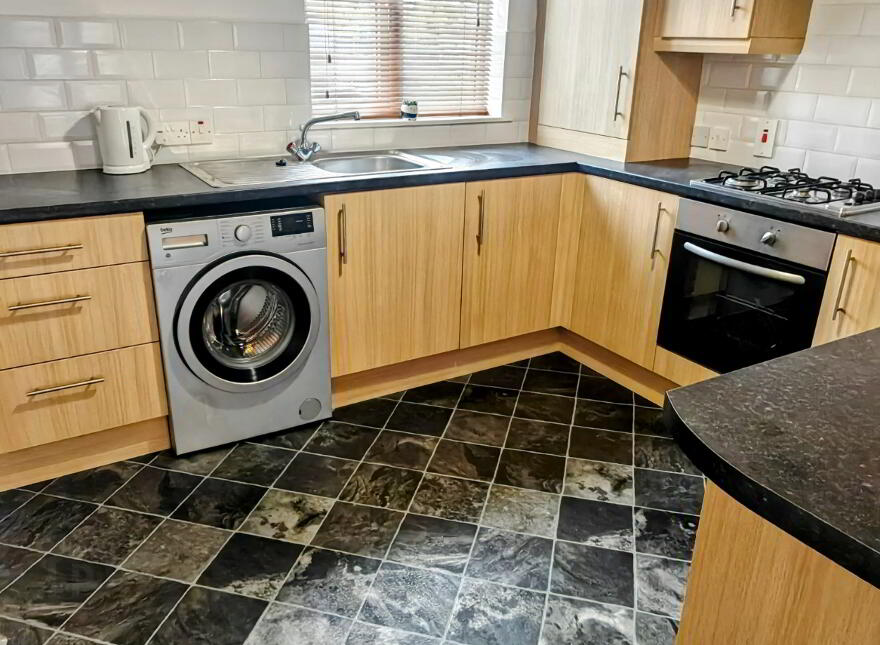 16 Maldon Court, Belfast, BT12 6GY
