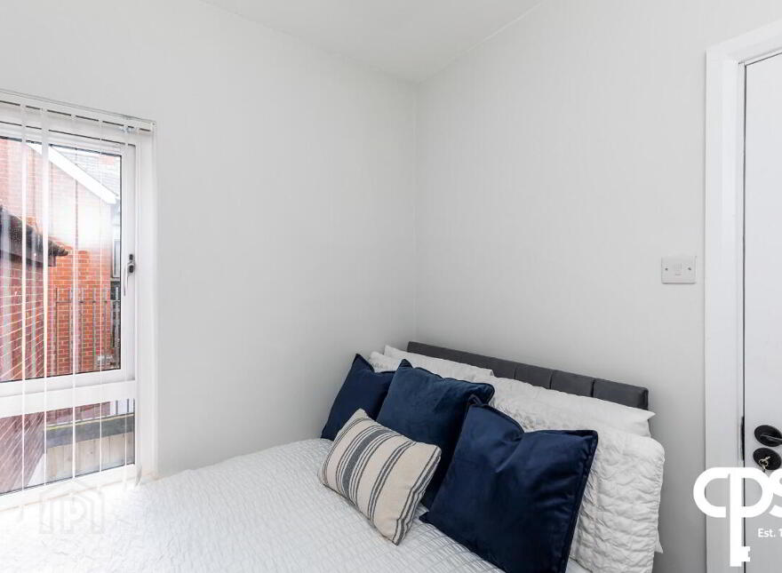 25 Cairo Street, Belfast, BT7 1QS