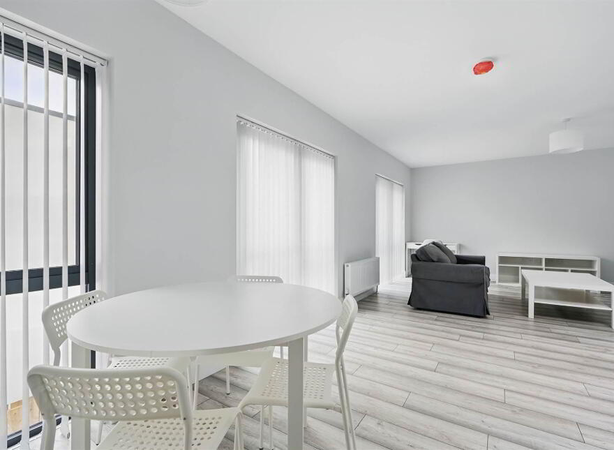 Apt 6, 37 Wellington Park, Lisburn Road, Belfast, BT9 6DN