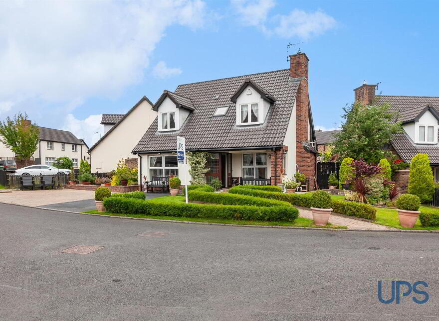 5 Lagmore View Crescent, Stewartstown Road, Belfast, BT17 0FS