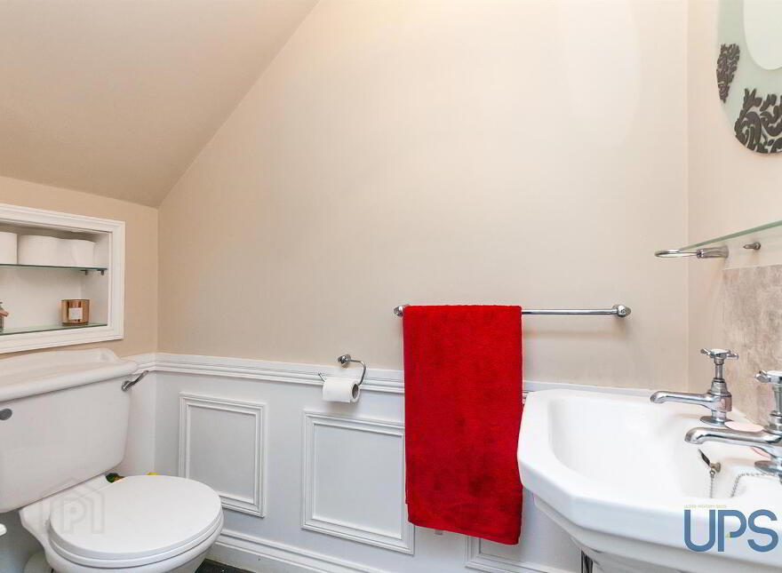 5 Lagmore View Crescent, Stewartstown Road, Belfast, BT17 0FS