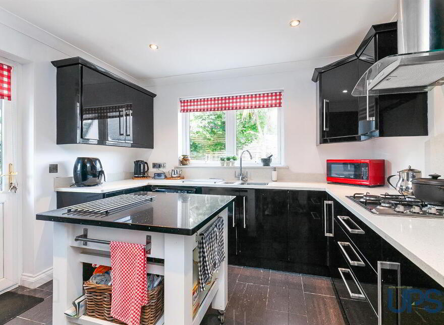 5 Lagmore View Crescent, Stewartstown Road, Belfast, BT17 0FS