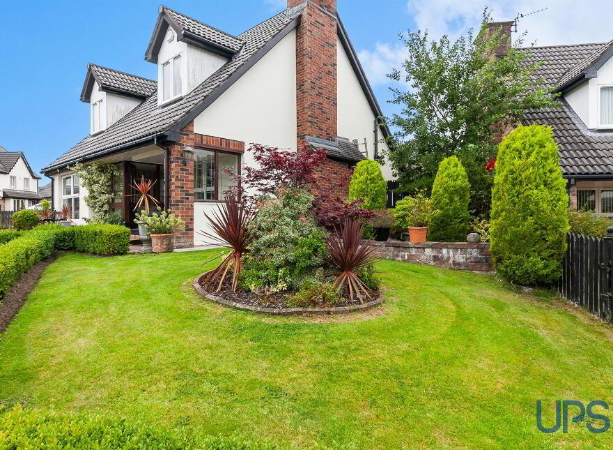 5 Lagmore View Crescent, Stewartstown Road, Belfast, BT17 0FS
