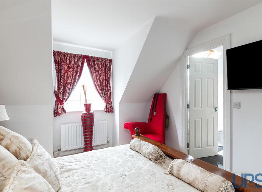 5 Lagmore View Crescent, Stewartstown Road, Belfast, BT17 0FS