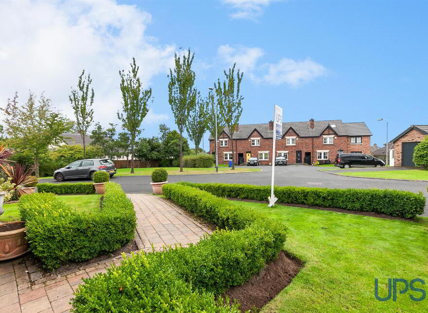 5 Lagmore View Crescent, Stewartstown Road, Belfast, BT17 0FS