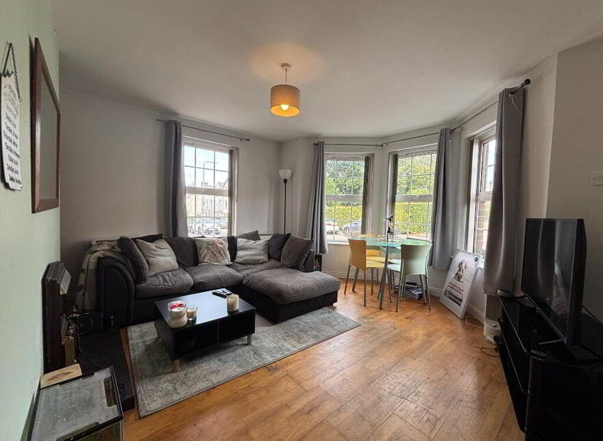 32b Ashley Avenue, Belfast, BT9 7BT