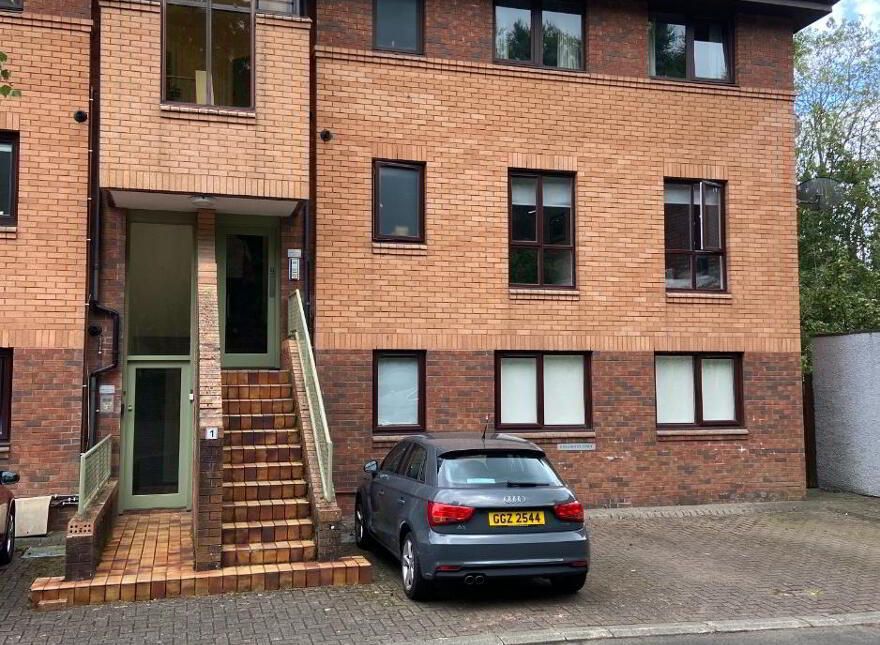 Stranmillis Mews, Belfast, BT9 5DG