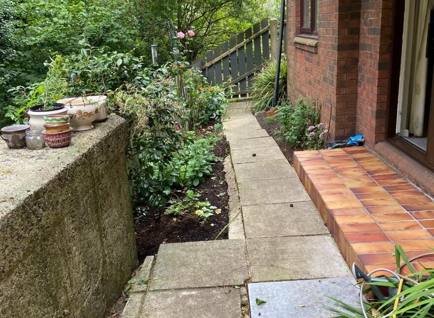 Stranmillis Mews, Belfast, BT9 5DG