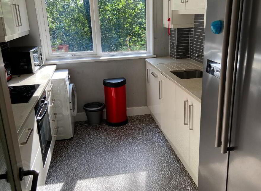 Stranmillis Mews, Belfast, BT9 5DG