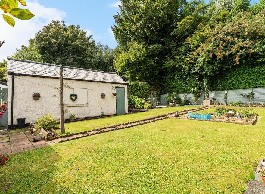 231 Ballygomartin Road, Belfast, BT13 3NB
