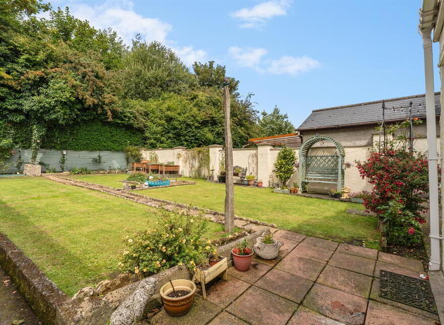 231 Ballygomartin Road, Belfast, BT13 3NB
