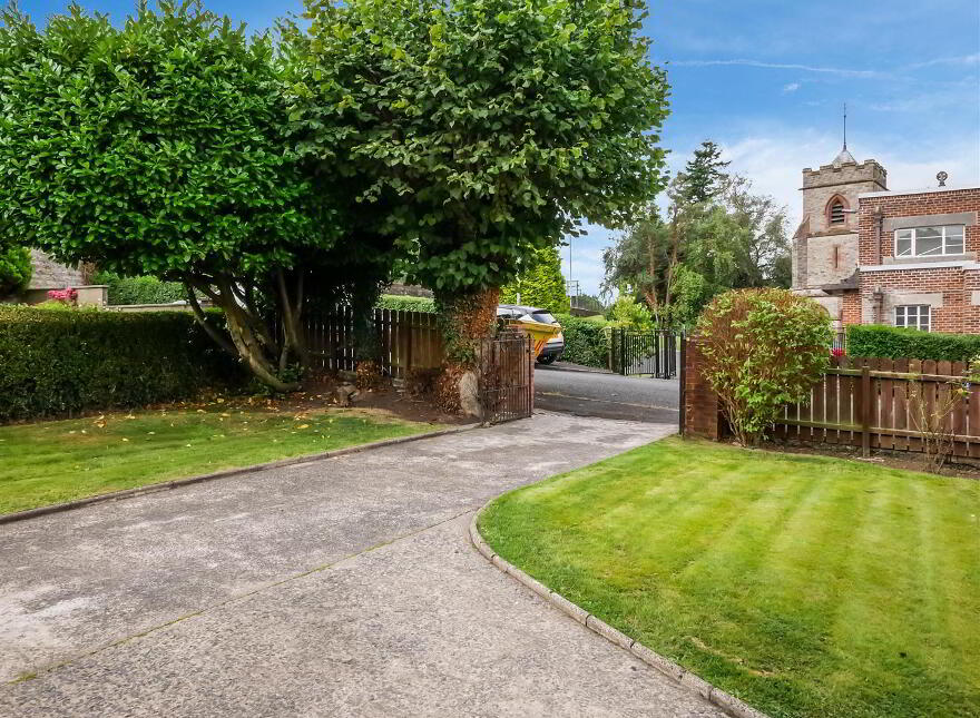 44 Cregagh Park, Upper Knockbreda Road, Belfast, BT6 9LF