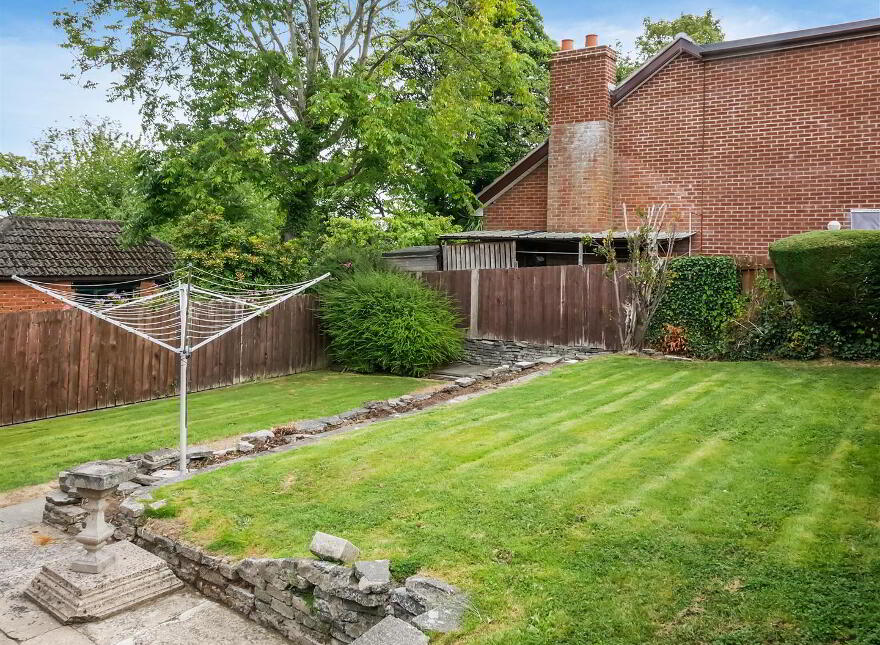 44 Cregagh Park, Upper Knockbreda Road, Belfast, BT6 9LF