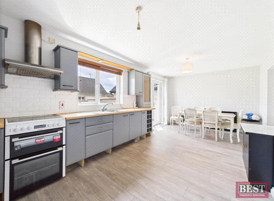 41 Ardfield Crescent, Warrenpoint, Newry, BT34 3TY
