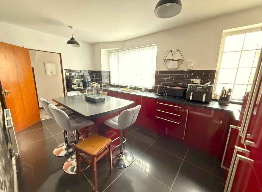 10 Craigmore Road, Lisburn, BT28 1DN